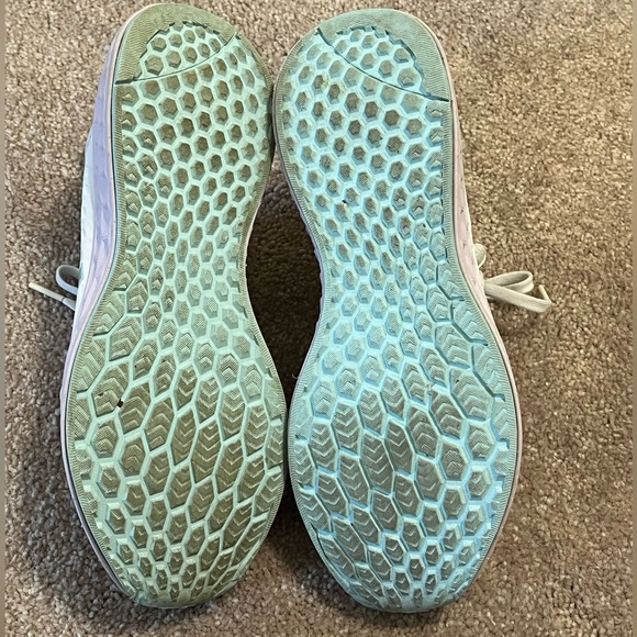 Women’s New Balance fresh foam sneakers. Grey, blue & light purple. Size 8.5 - Picture 8 of 8
